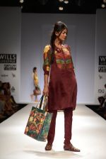 Model walks the ramp for Sanchita Show at Wills Lifestyle India Fashion Week 2013 Day 4 in Mumbai on 16th March 2013 (4).JPG